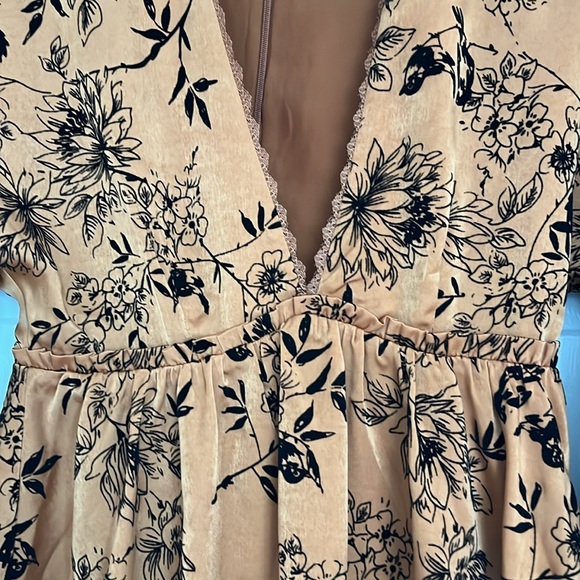 House of Harlow 1960 X REVOLVE Edwin Dress in Copper Floral - Picture 5 of 10